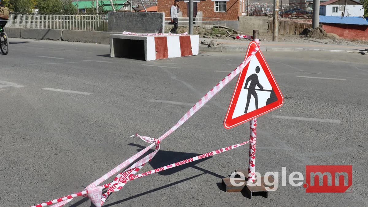 21 дүгээр хорооллын авто замын зүүн урсгалыг 23:00 цаг хүртэл хаажээ — Эх сурвалж: eagle.mn (https://eagle.mn/r/vn8gZHYcLeh)