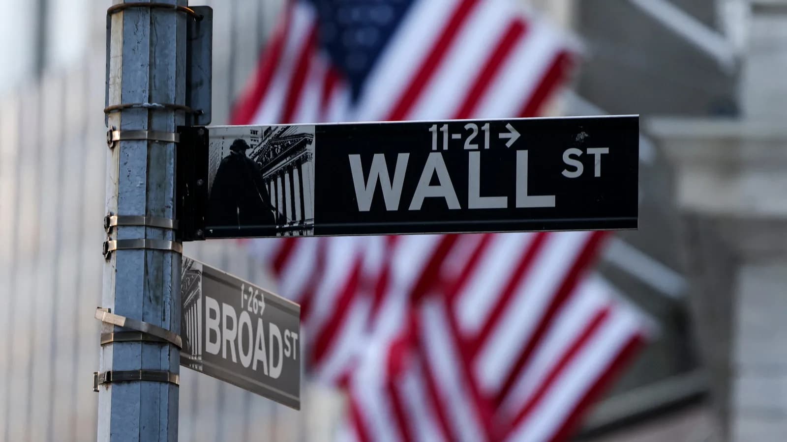 Wall Street-ийн хоёр фирм Microsoft-ийн зорилтот үнийг өсгөв — Эх сурвалж: usatoday.com (https://www.usatoday.com/story/business/2026/09/25/wall-street-edges-up-as-ai-enthusiasm-eases-oil-price-yields-worries/91937689007/)