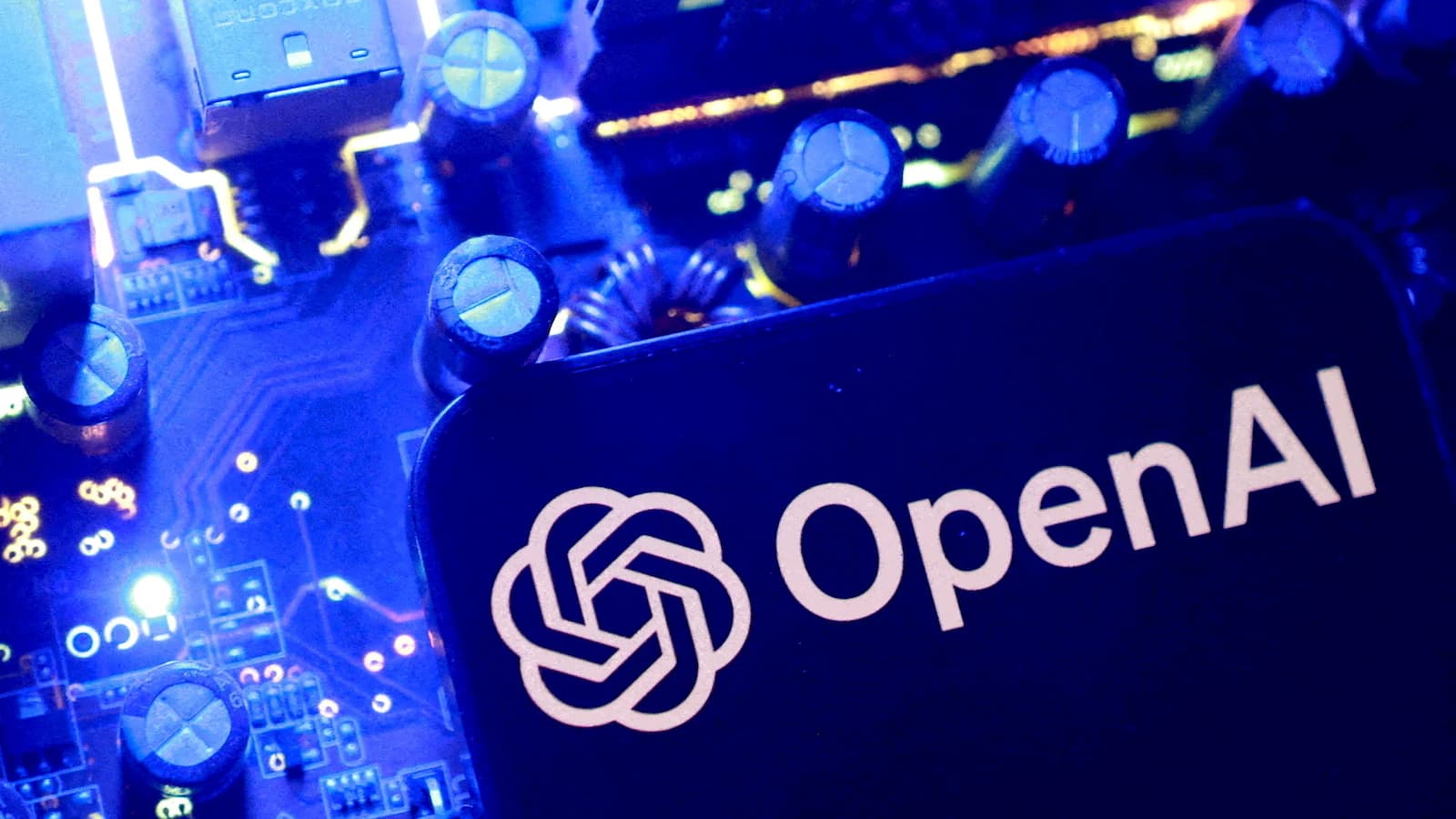 OpenAI: Аюулгүй байдлын шалгуур хангаагүй "GPT-6.1 Astra" загвараас татгалзлаа
