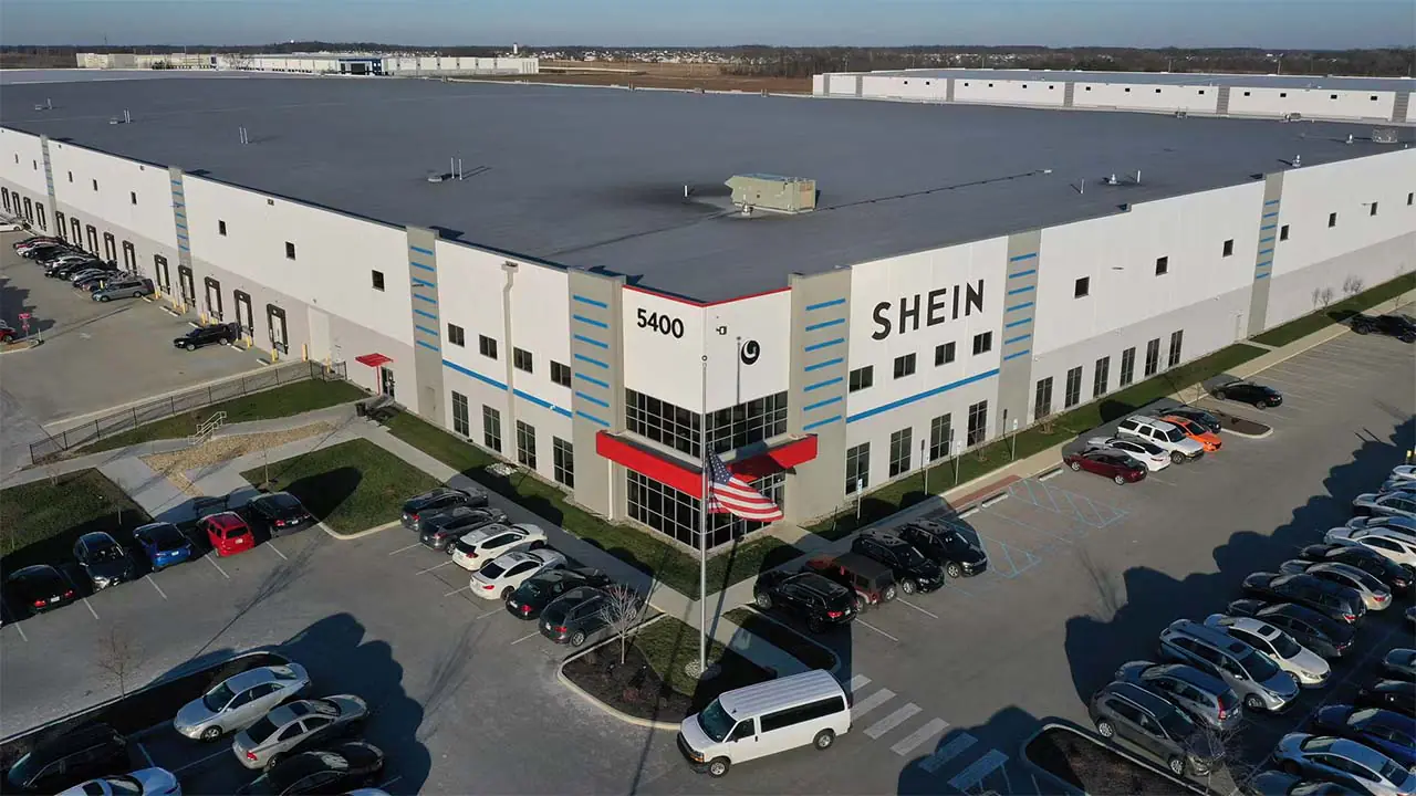 “Shein”-ийн улирлын ашиг 67%-аар буурч, хувьцааны ханш нь 6% гаруйгаар уналаа