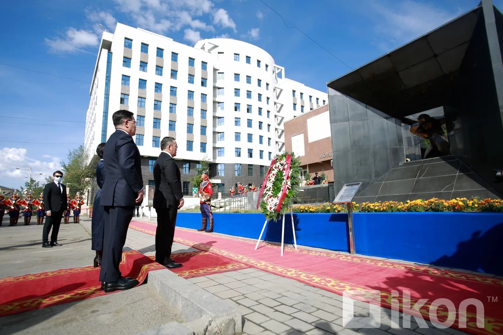 Улс төрийн хэлмэгдэгсдийн дурсгалын өдөрт зориулсан хүндэтгэлийн арга  — Эх сурвалж: ikon.mn (https://ikon.mn/n/1zd3)