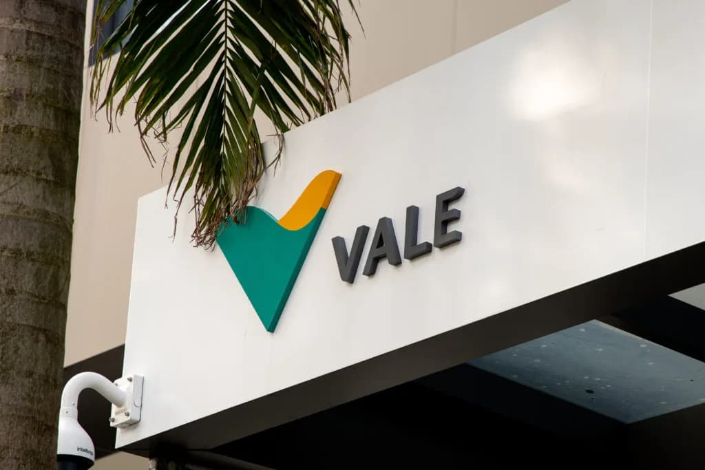 Vale Ligga S.A.-ийн цөөнхийн хувь эзэмшихээр баталгаажуулж, мэдээлэх ж — Эх сурвалж: mining.com (https://www.mining.com/vale-takes-30-of-ligga-iron-ore-mine-in-190m-deal/)
