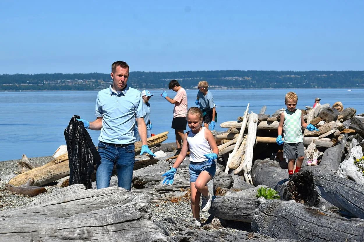 World Cleanup Day-тай зэрэгцсэн ‘3R Олон нийтийн өдөрлөг’ иргэдийг хог — Эх сурвалж: lynnwoodtimes.com (https://lynnwoodtimes.com/2026/09/20/world-cleanup-day/)