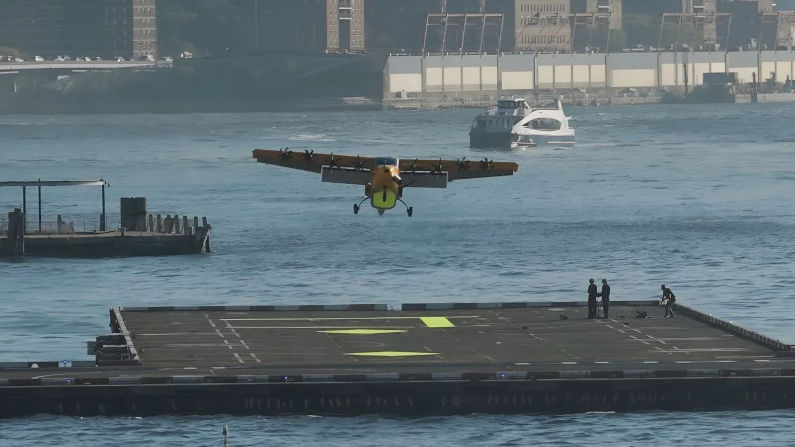 Hybrid-electric aircraft makes Manhattan aviation first with 150-foot takeoff