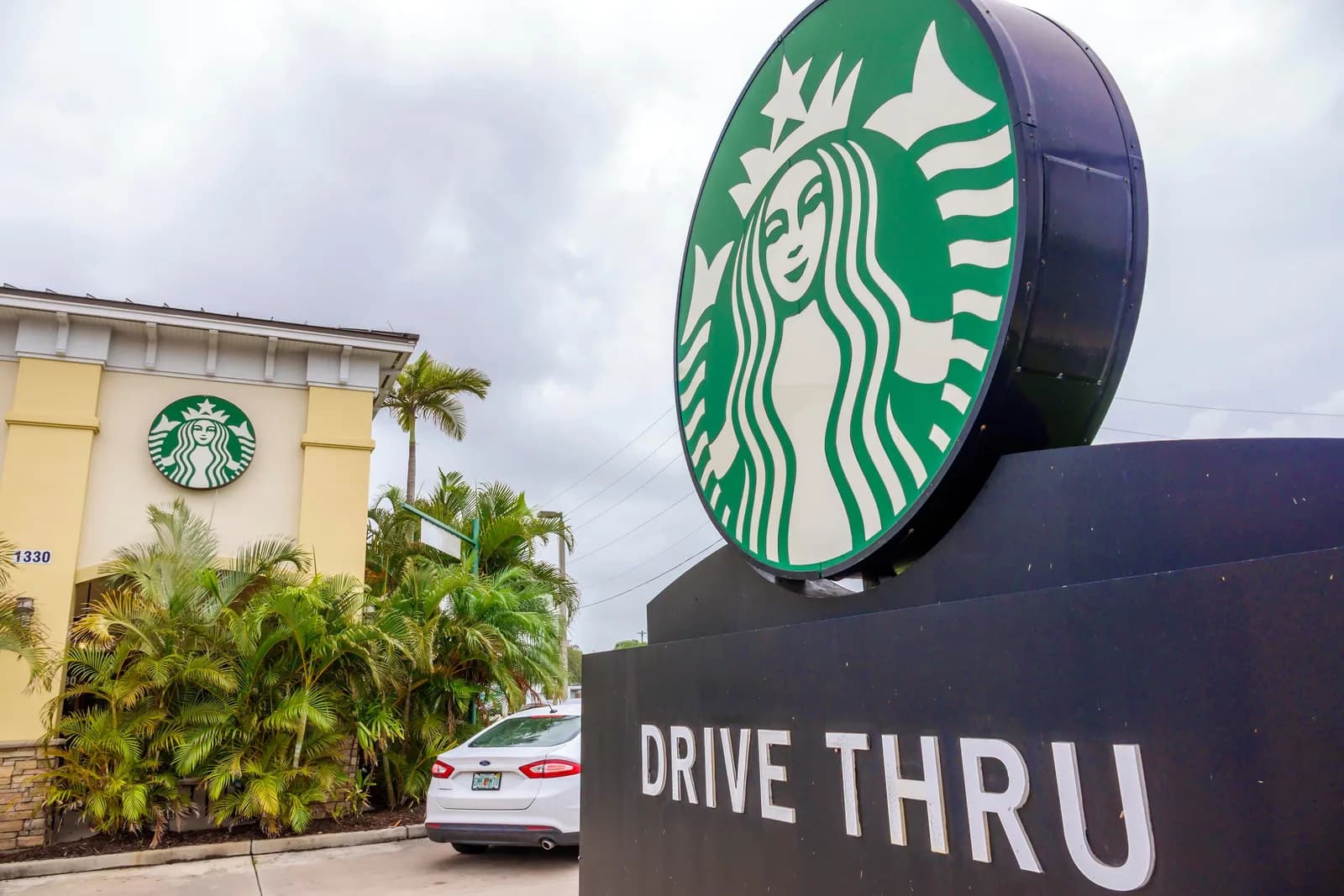 Starbucks wants to use AI to show you a ‘personalized digital menu’ at the drive-thru
