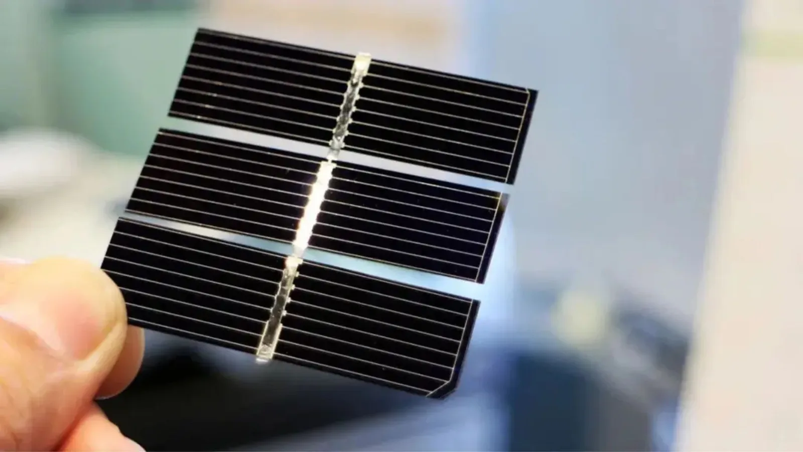New technique pushes organic solar cells to 20.4% efficiency with 2,000-hour durability