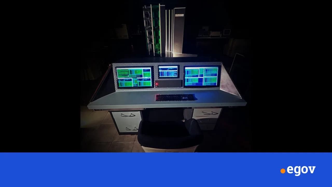 Museum pays tribute to Apple with a Cray-1 supercomputer made of 30 vintage Mac Minis