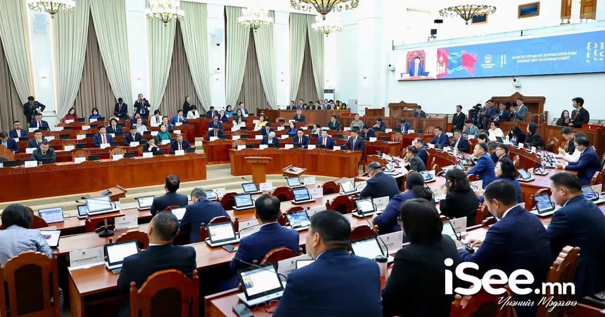 УИХ-ын намрын ээлжит чуулганы нэгдсэн хуралдааны танхимд суусан гишүүд. Зураг: iSee.mn