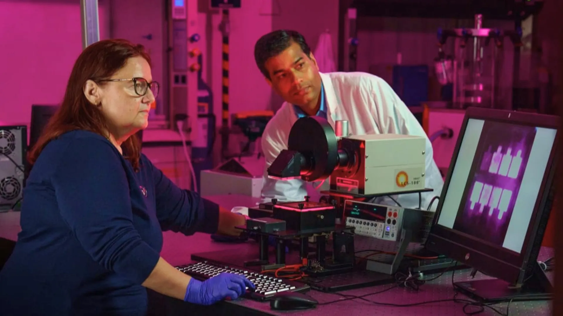 SOLED: FIU’s half-solar, half-LED panel could ease 20 pounds batteries soldiers carry