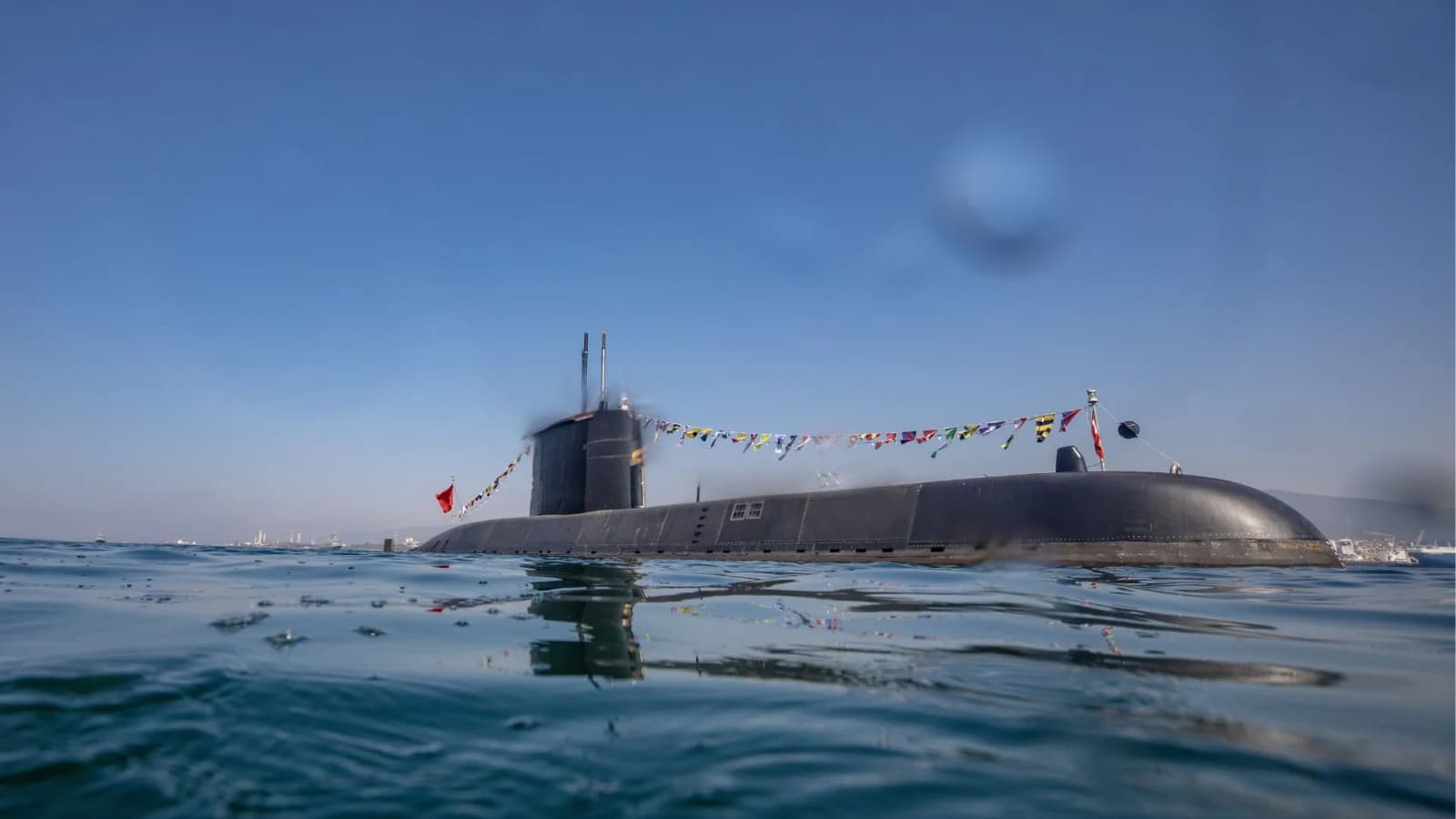 China proposes new submarine tank that could operate underwater for up to two hours