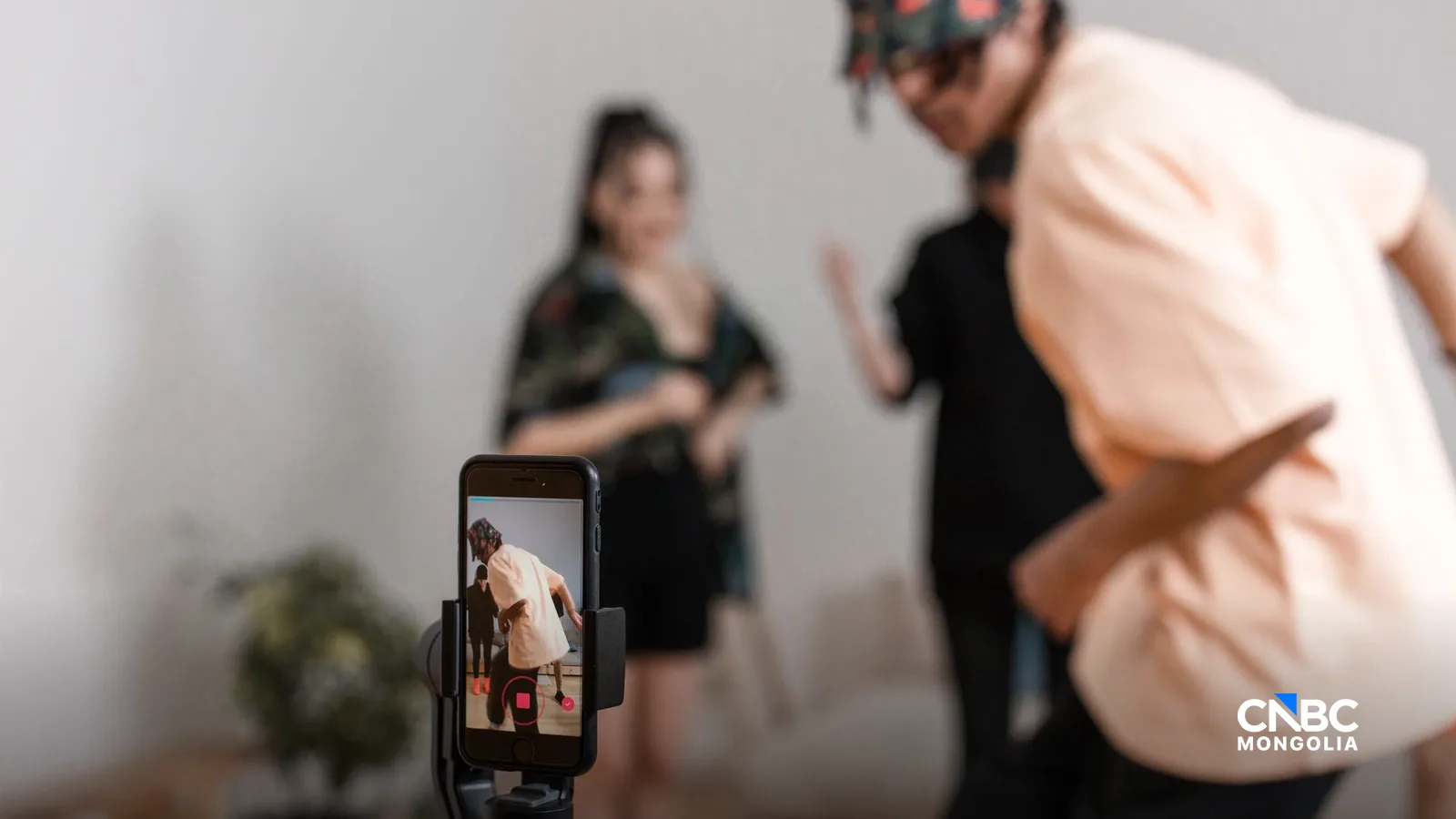 TikTok ба Whatnot АНУ-д шууд дамжуулалтын худалдааг олон нийтийн хэрэглээ болгох хурдаа нэмлээ