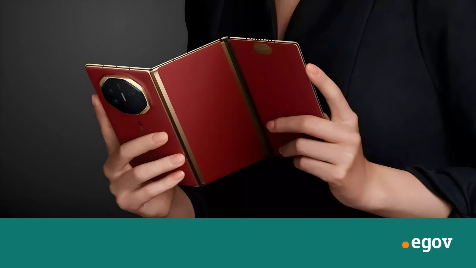 “Huawei” гурван нугалаатай шинэ загварын “Mate XT2” ухаалаг гар утсаа танилцууллаа