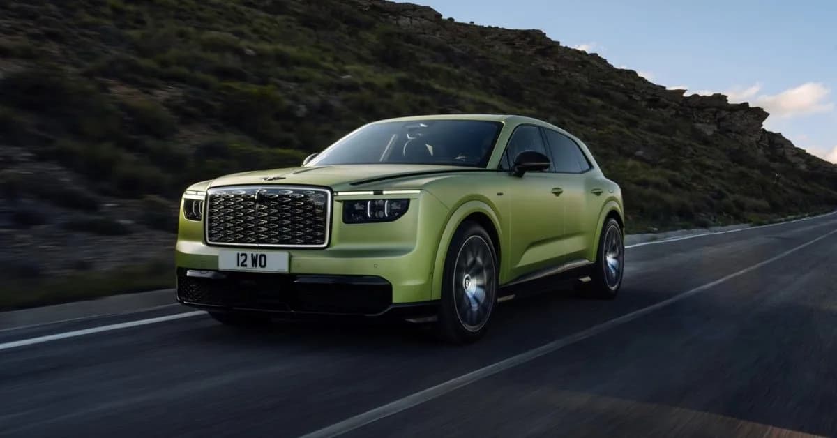 Bentley Motors-ийн гүйцэтгэх захирал тансаг ангиллын цахилгаан автомаш — Эх сурвалж: electrek.co (https://electrek.co/2026/09/23/bentley-torcal-first-electric-bentley-unveiled/)
