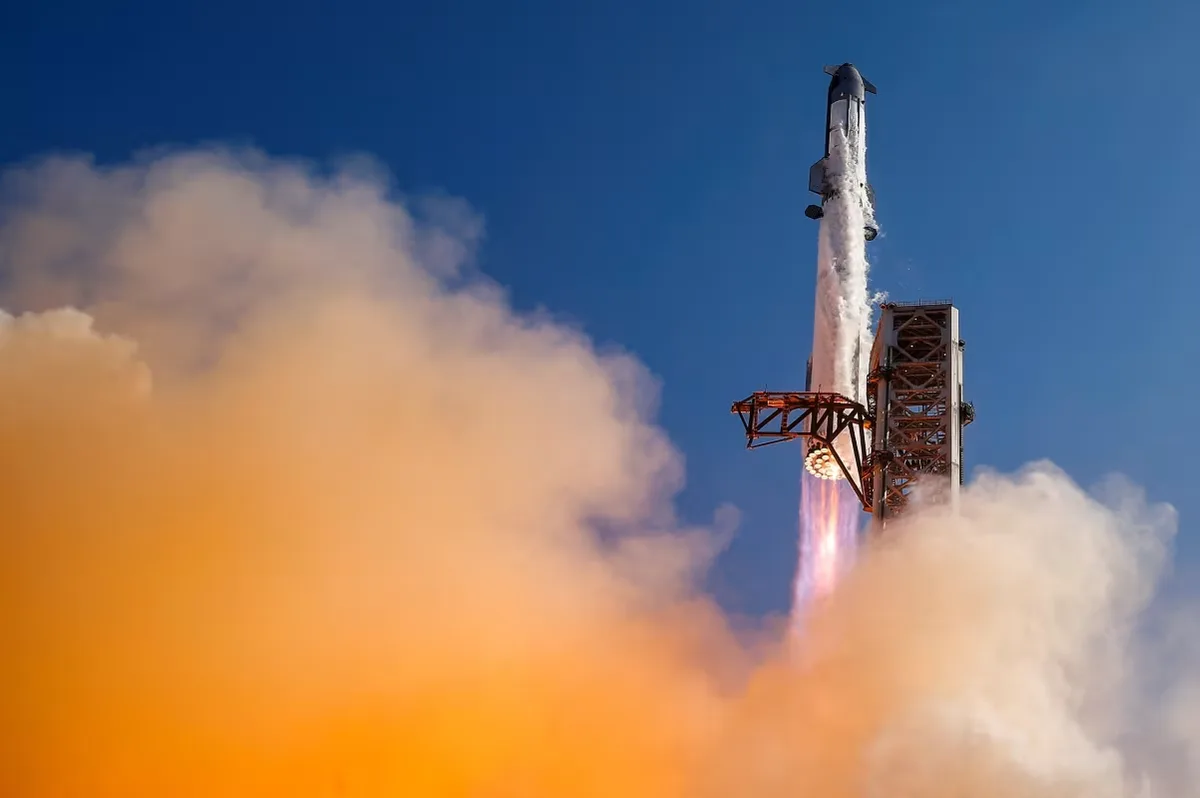 SpaceX анх удаа Starship-аа тойрог замд хүргэж, өргөтгөлийн төлөвлөгөөндөө түлхэц өглөө