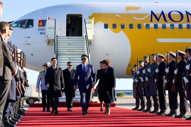 President U. Khurelsukh arrives at Berlin Brandenburg Airport. Photo: Montsame