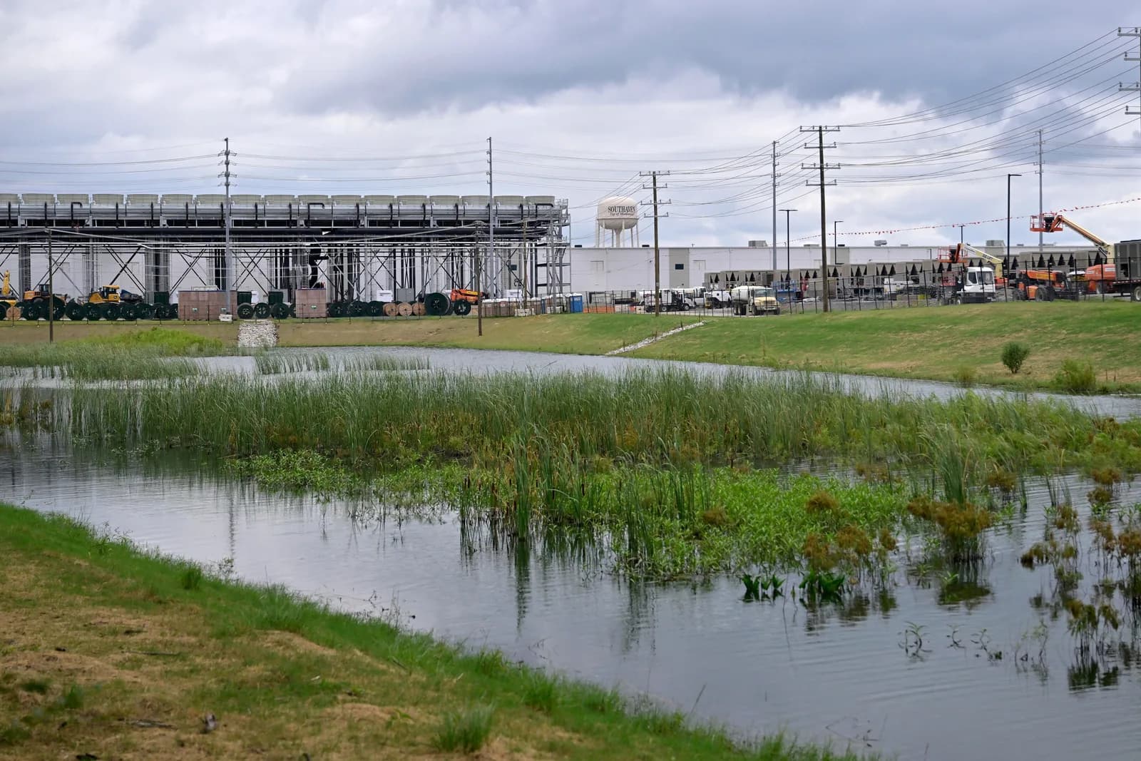 xAI is buying out homeowners who promise not to sue over data center noise