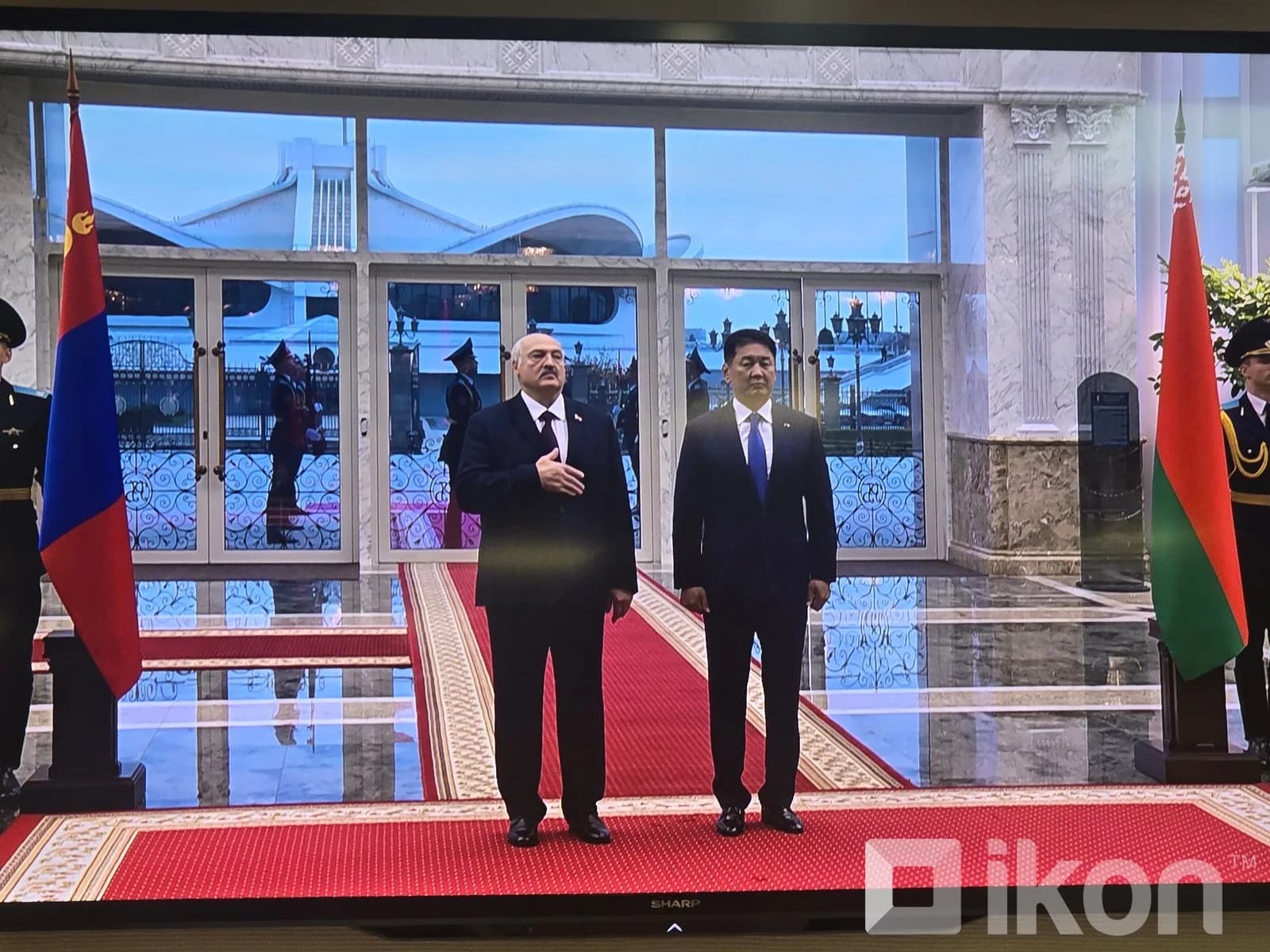 Belarusian President Alexander Lukashenko welcomes President U. Khurelsukh in Minsk. Image: iKon.mn