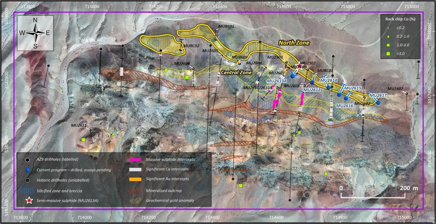 Azzuro Resources-ийн 2026 оны 9 дүгээр сарын улирлын тайлангийн 1 дүгээр зураг: Говь-Алтай аймгийн Ред Хилл зэс-алтны төслийн I, II үе шатны өрмийн цооногууд