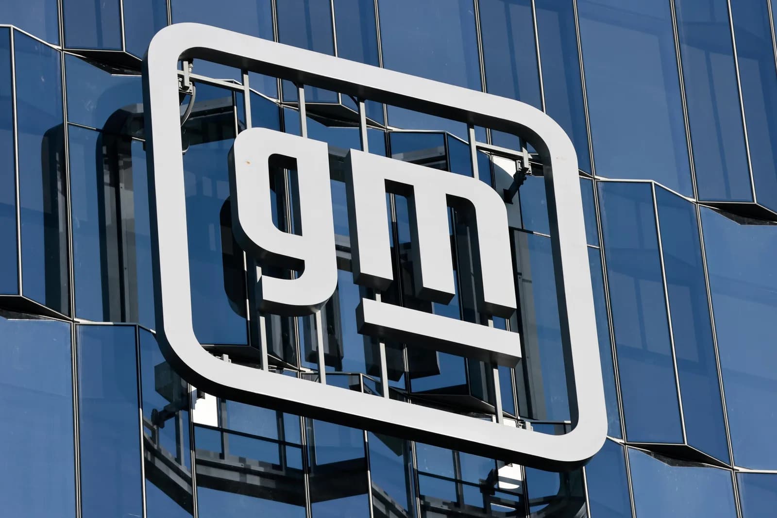 GM to pay $220 million to resolve claims it sold driving habits data