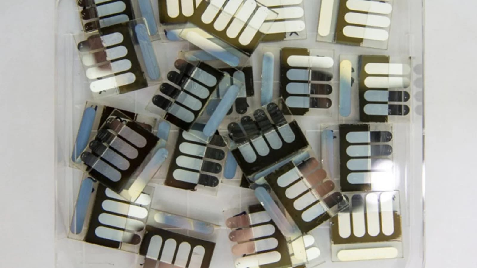 New perovskite solar cells endure 1,000 hours of extreme heat, retain 95% efficiency