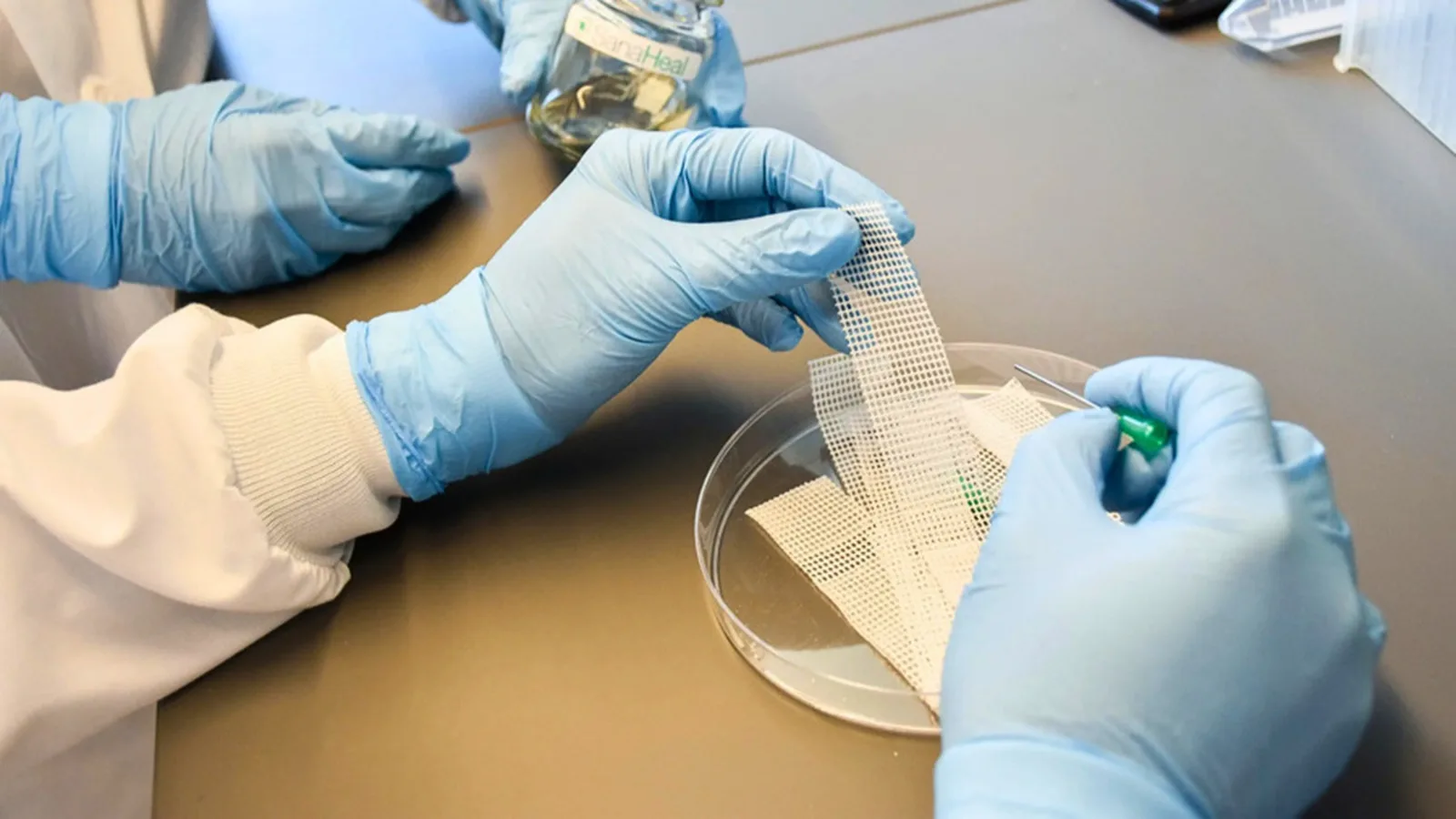 Sticky note for surgery: Bioadhesive seals wet tissue in seconds, aims to replace sutures