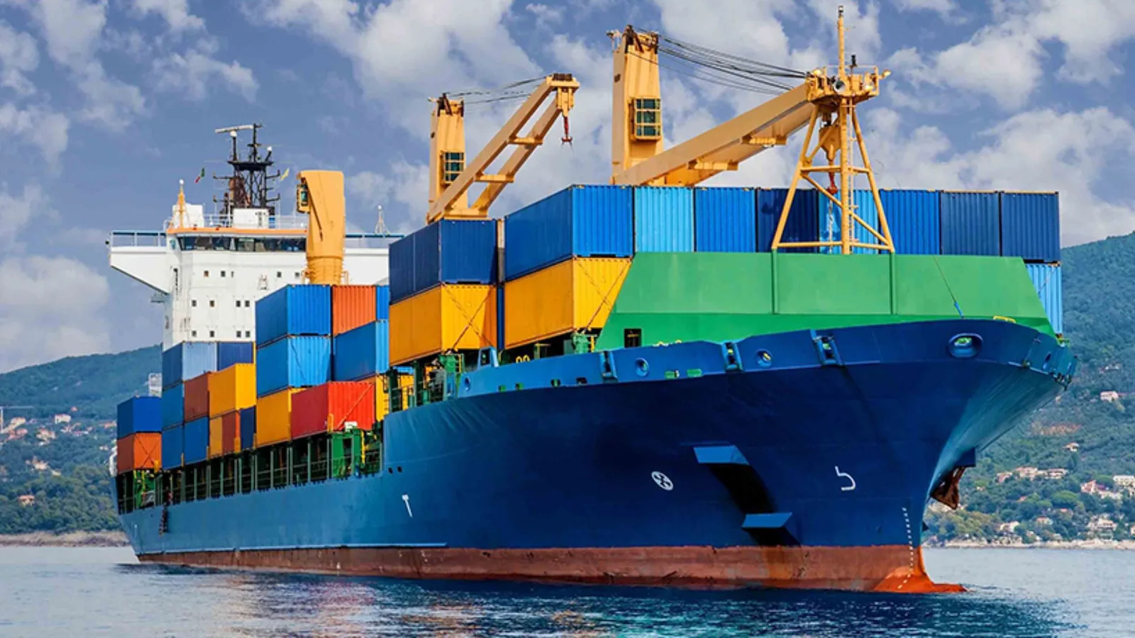 1,700-TEU electric container ship wins approval with 151 MWh battery system