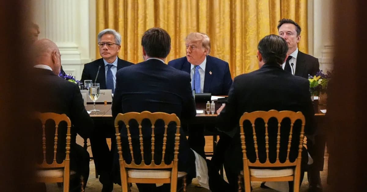 Ерөнхийлөгч Трамп 9 дүгээр сарын 29-нд Цагаан ордонд хиймэл оюуны компаниудын удирдлагуудтай уулзаж буй үе