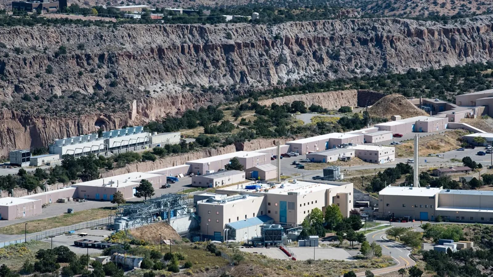 50-year-old accelerator at Los Alamos lab gets green light to design billion-dollar upgrade