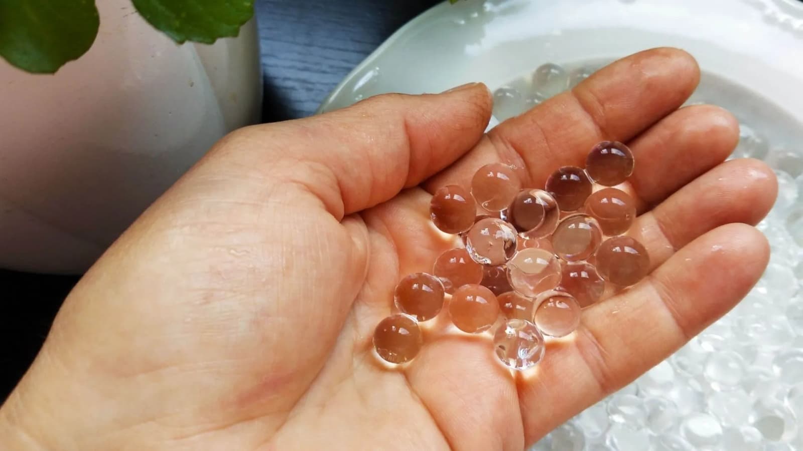 Scientists create ‘lifelike’ hydrogel that reshapes for weeks after one light flash