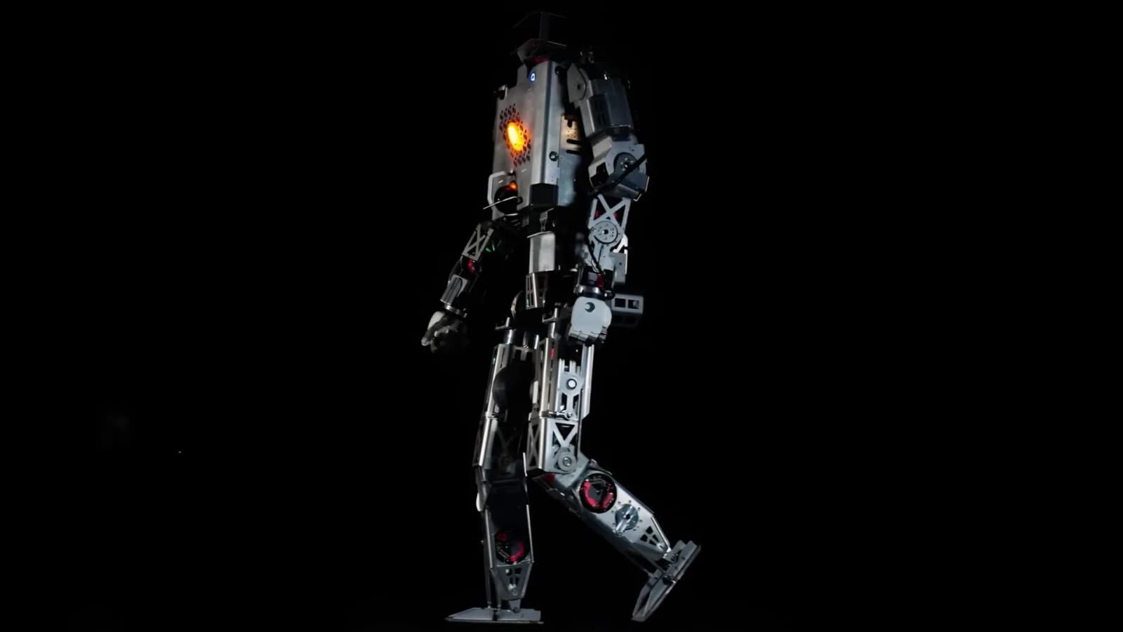 New humanoid robot built in five months remotely handles bombs, hazardous energy jobs
