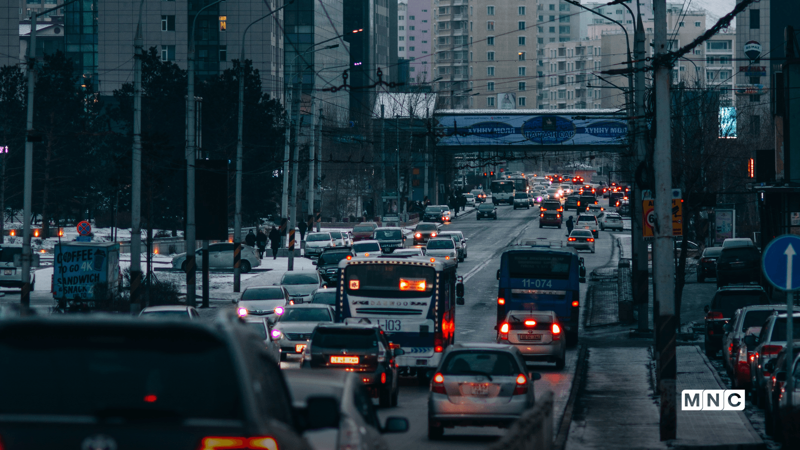 Хэнтийд цас, цасан шуурга шуурч, говь талд хүчтэй салхи, шороон шуурга үргэлжилнэ
